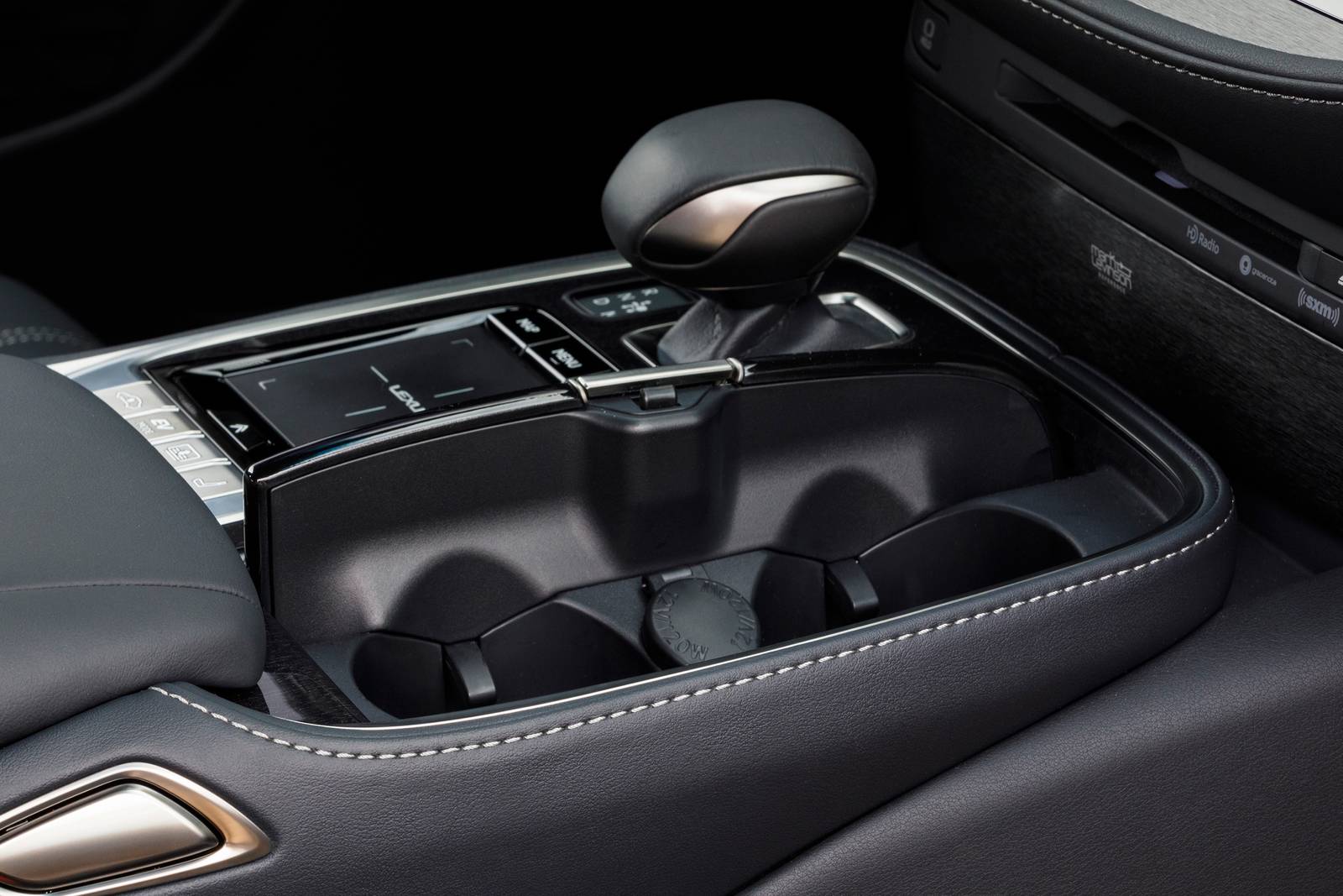 2020 Lexus LS 500 interior CUP