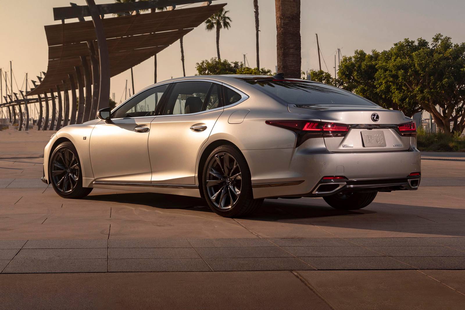 2025 Lexus LS — OEM photo 4