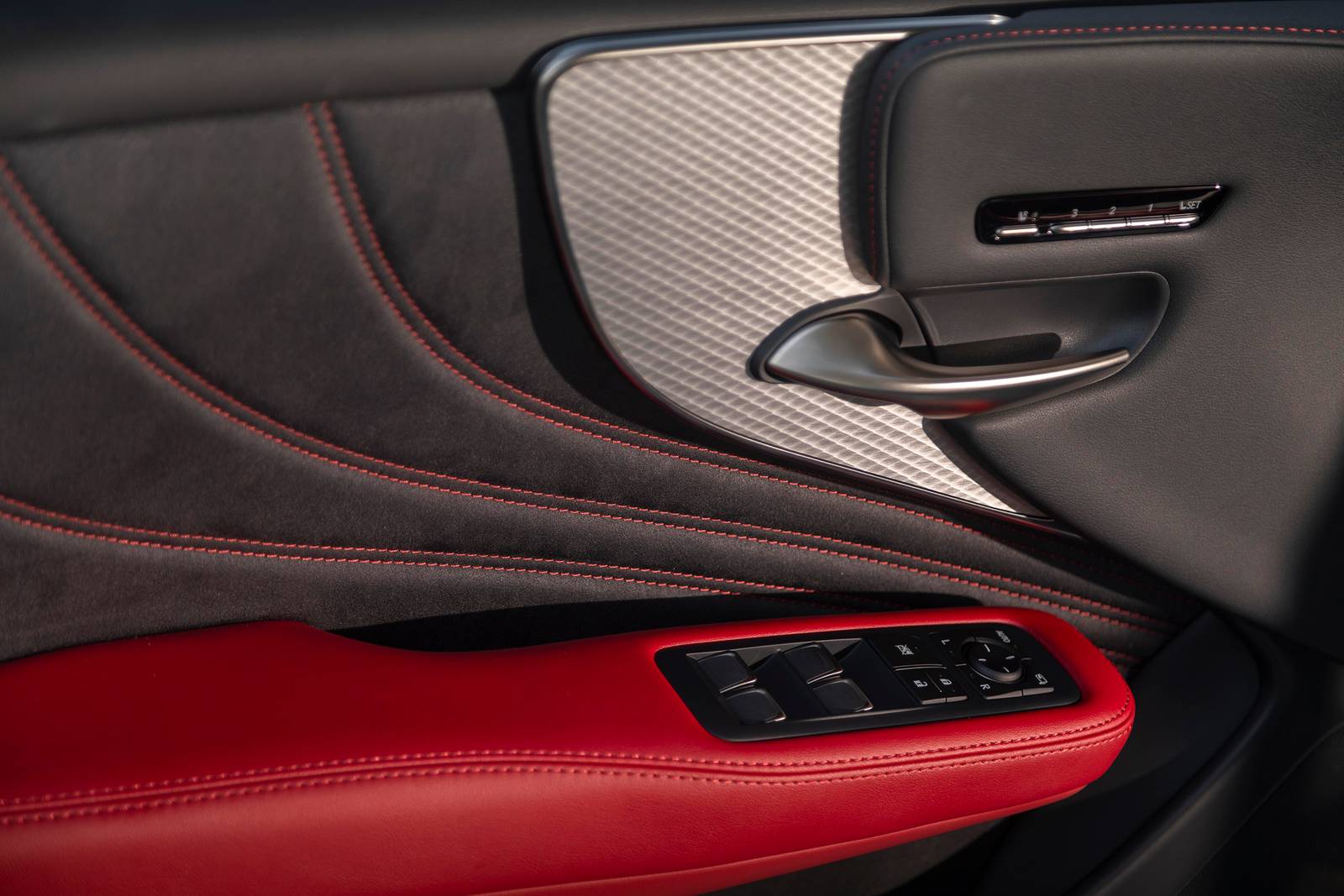 2025 Lexus LS interior DETAIL