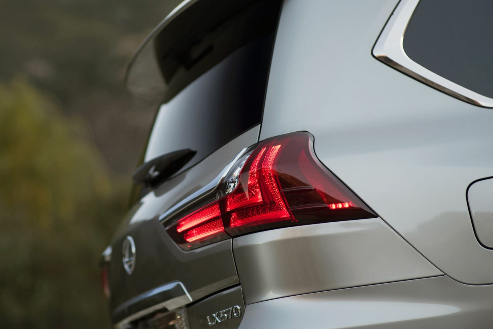 2016 Lexus LX 570 exterior EDETAIL