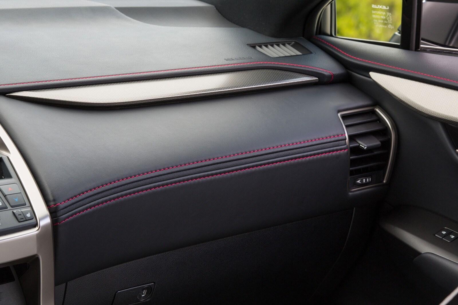 2015 Lexus Nx interior DETAIL
