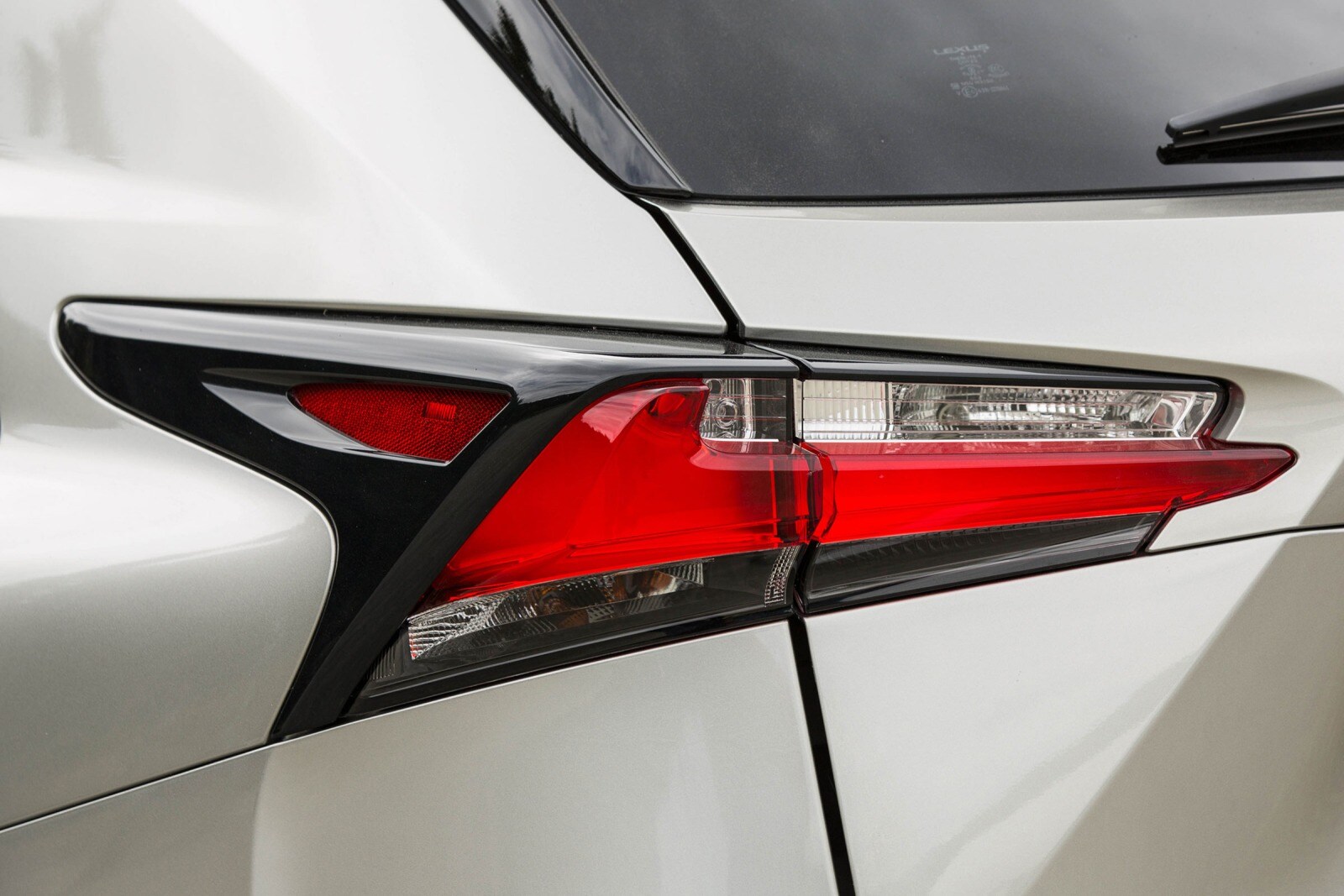 2016 Lexus Nx exterior EDETAIL