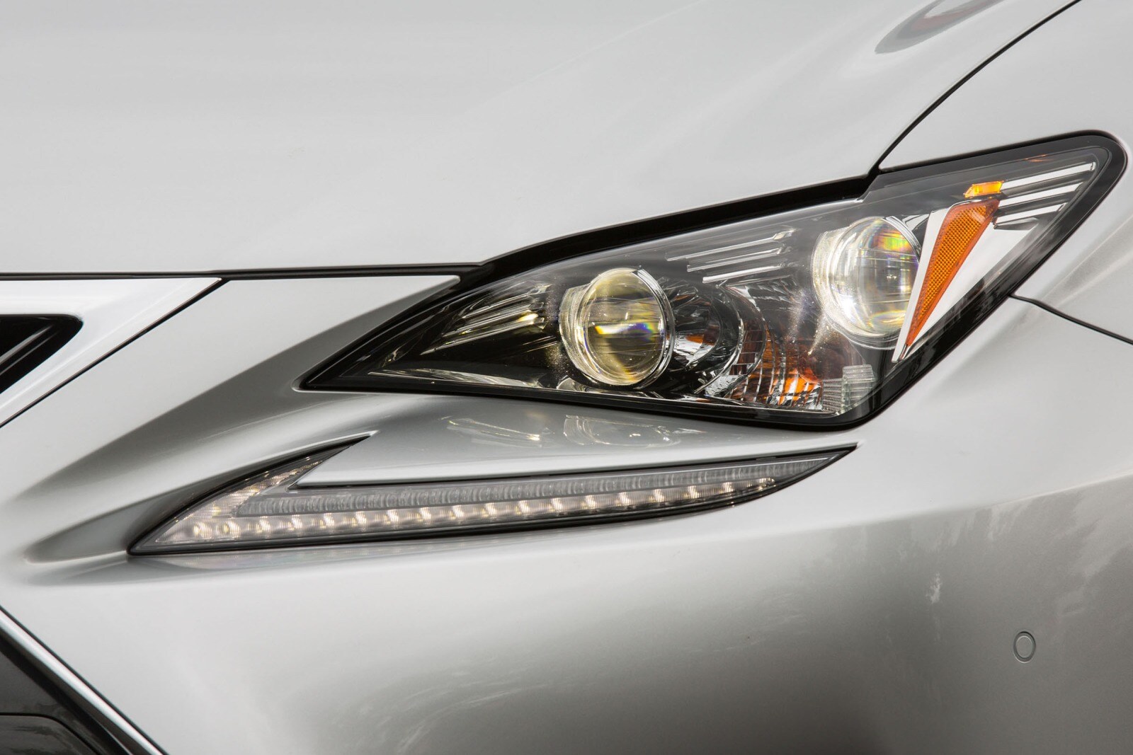 2016 Lexus RC 350 exterior EDETAIL