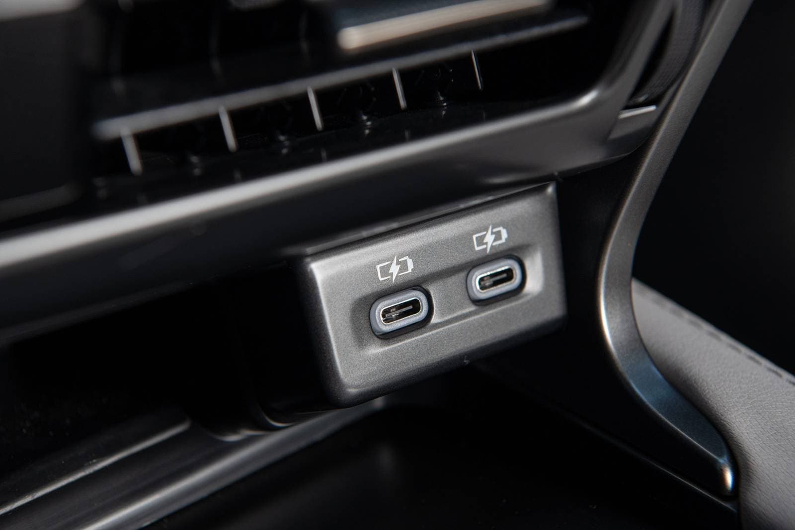 2023 Lexus Rx interior DETAIL