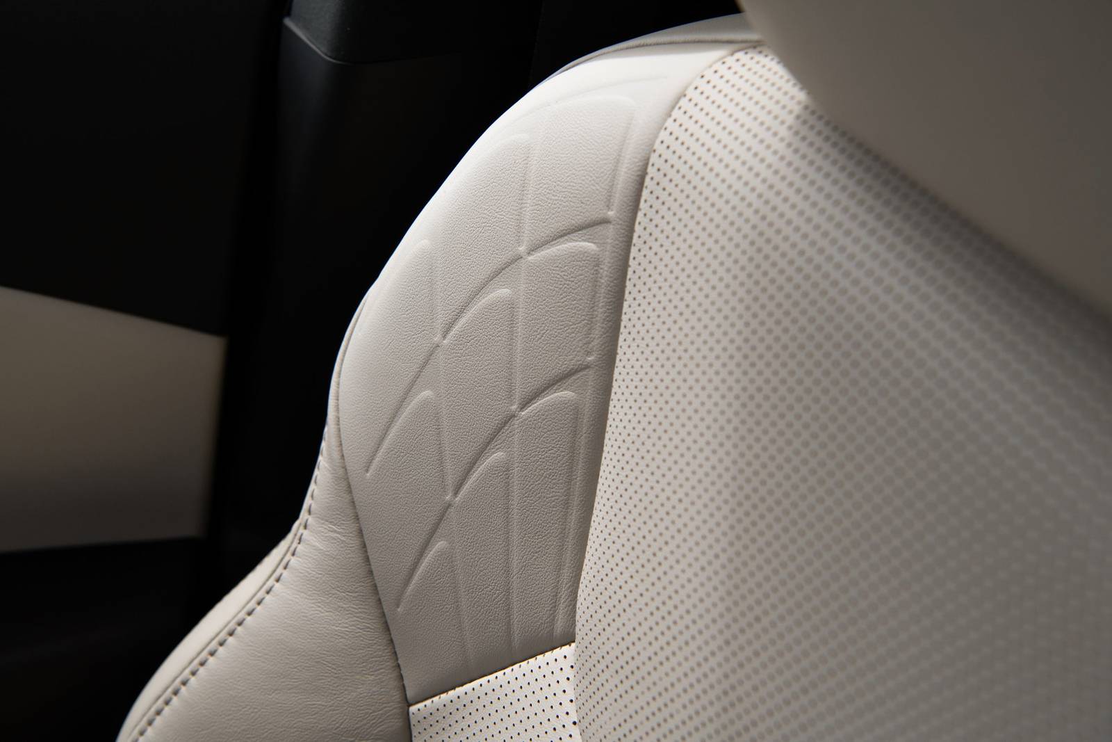 2023 Lexus Rx interior DETAIL