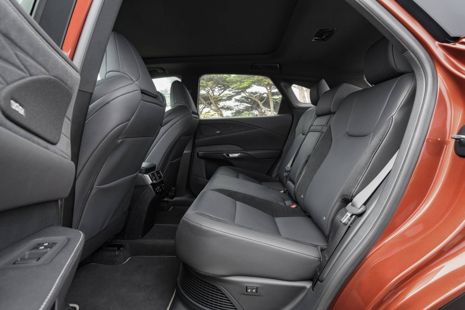2023 Lexus Rx interior RI