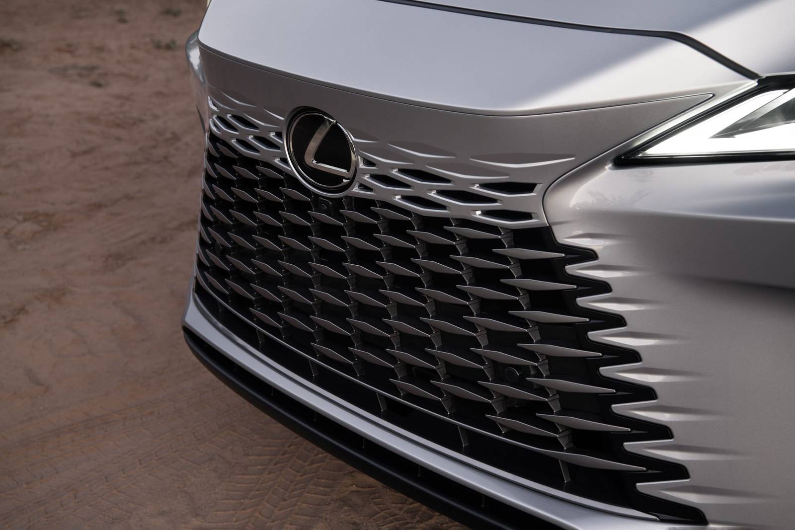 2024 Lexus Rx exterior FBDG