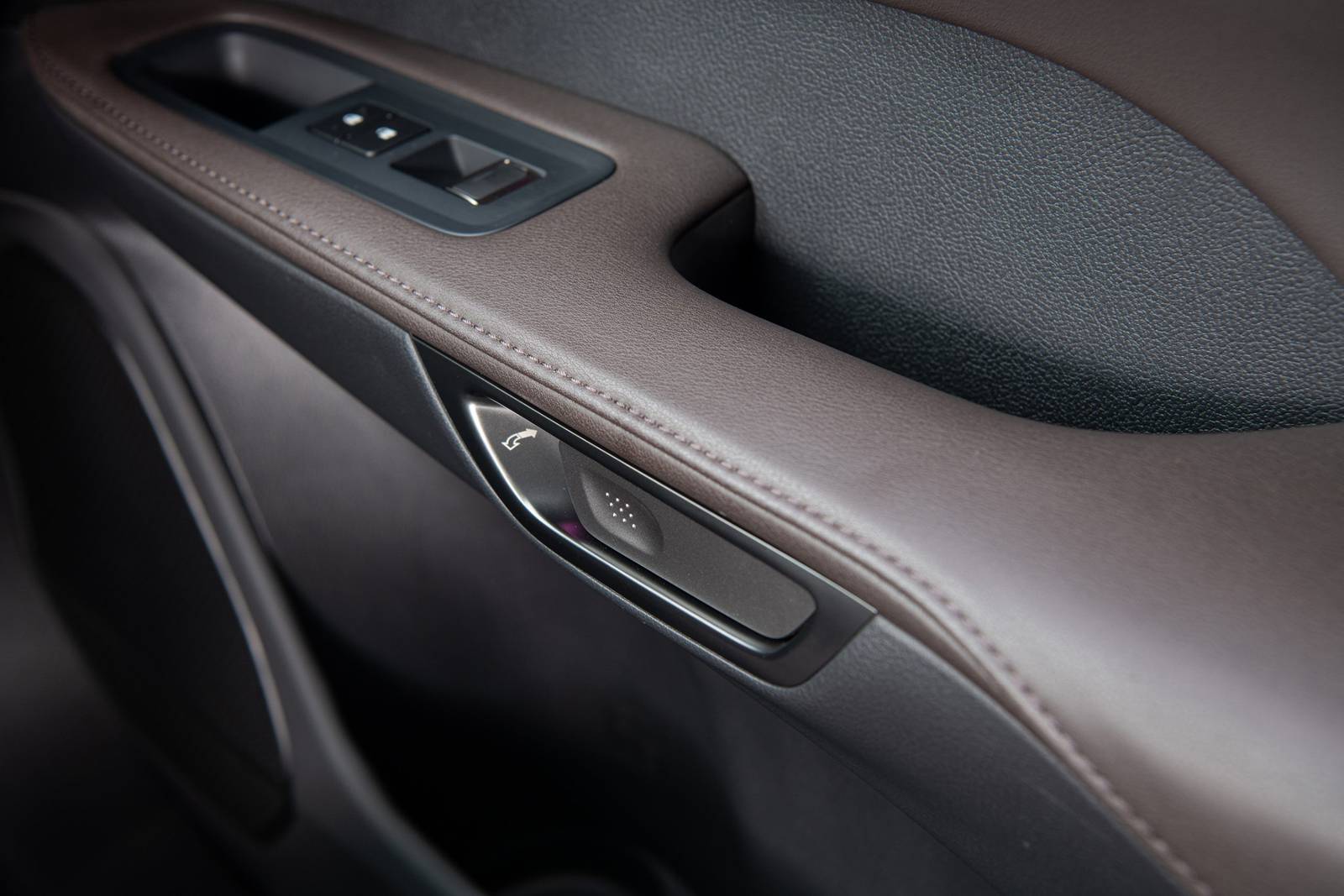 2024 Lexus Rx interior DETAIL