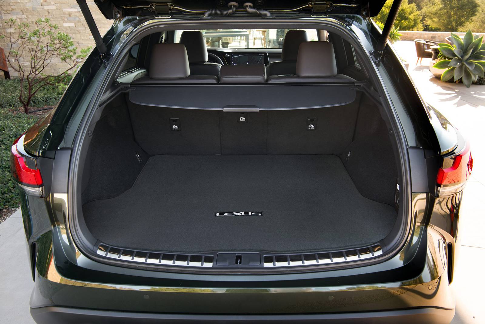 2025 Lexus RX interior CARGO