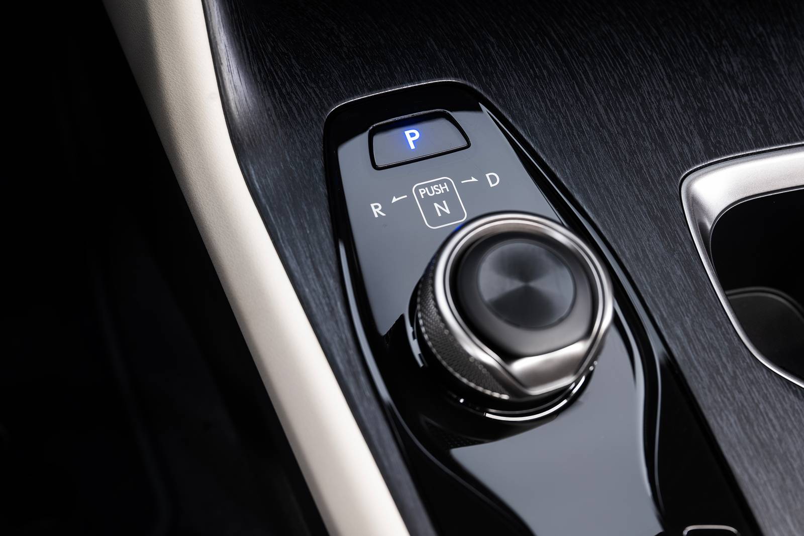 2023 Lexus Rz interior SHF