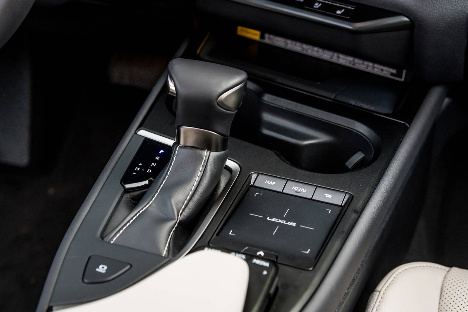 2019 Lexus Ux interior SHF