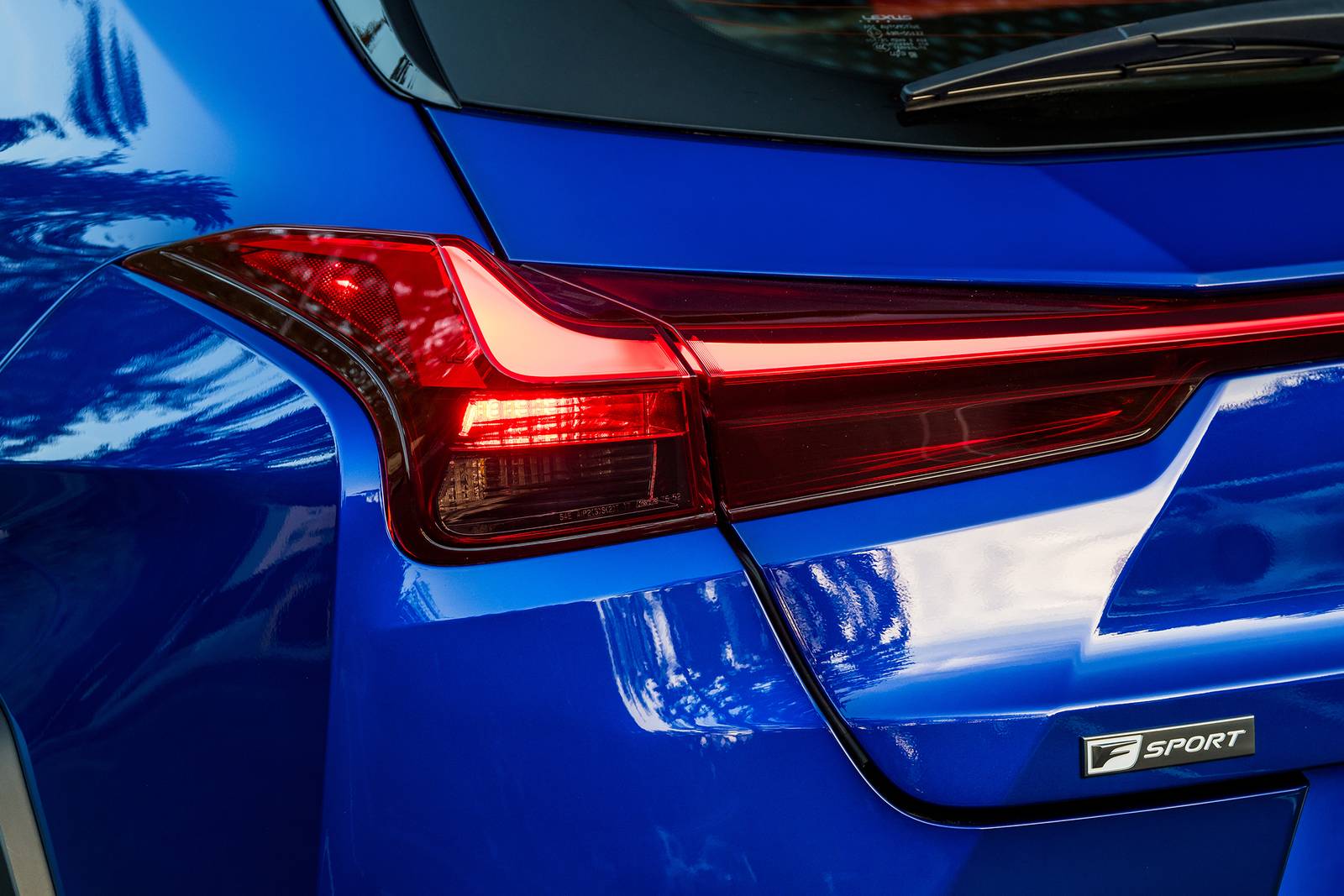 2019 Lexus Ux exterior EDETAIL