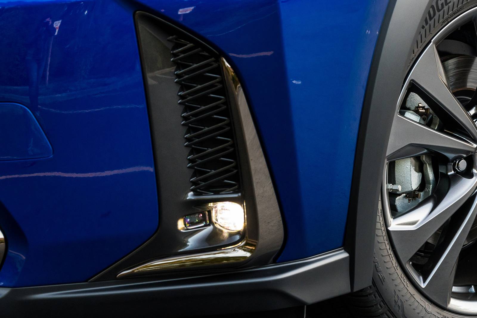 2019 Lexus Ux exterior FOG
