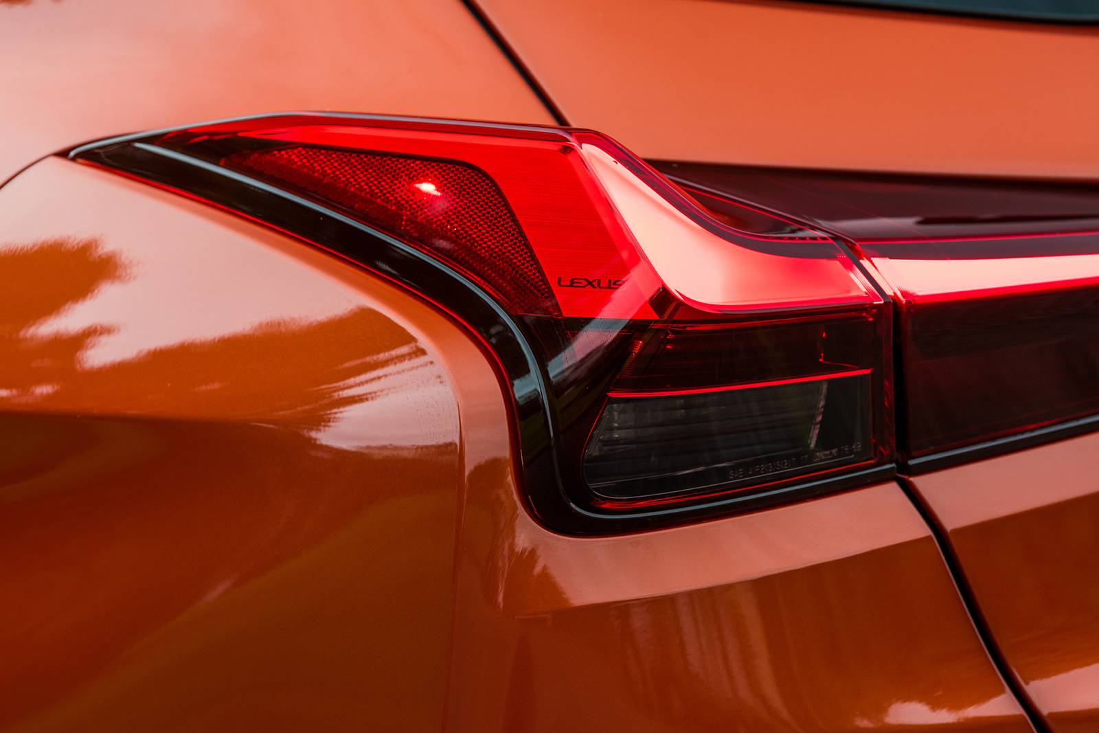 2019 Lexus Ux exterior EDETAIL