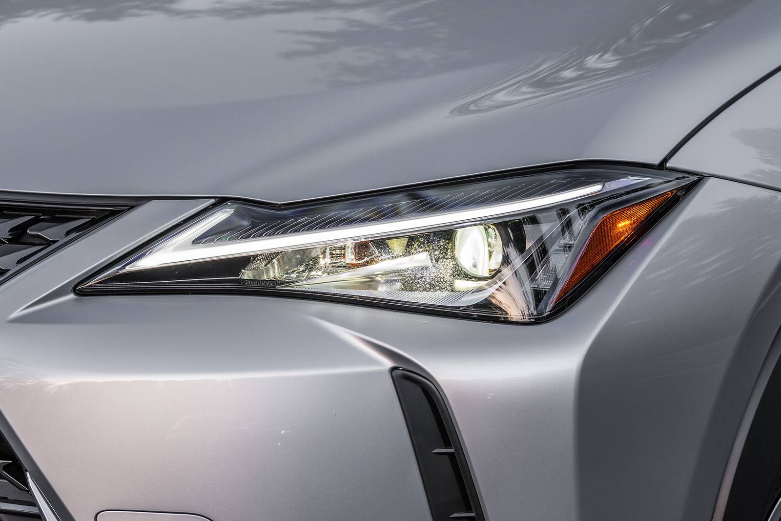 2022 Lexus Ux exterior EDETAIL