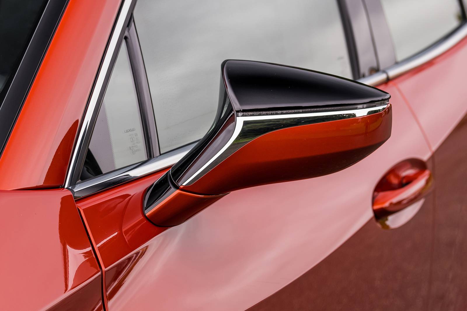 2022 Lexus Ux exterior EDETAIL