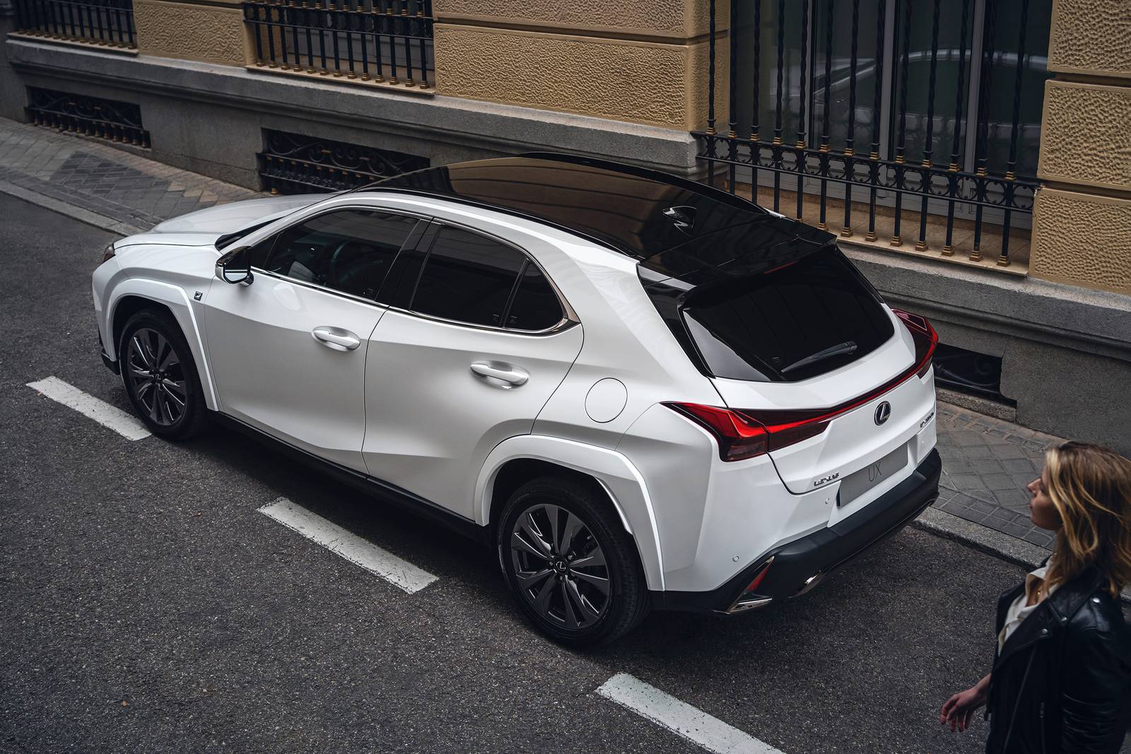 2023 Lexus Ux exterior LIFE1