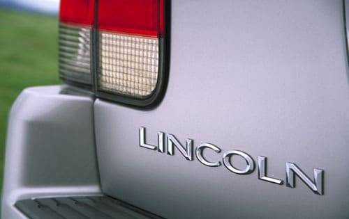 2003 Lincoln Aviator exterior FBDG