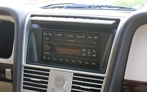 2003 Lincoln Aviator interior CC