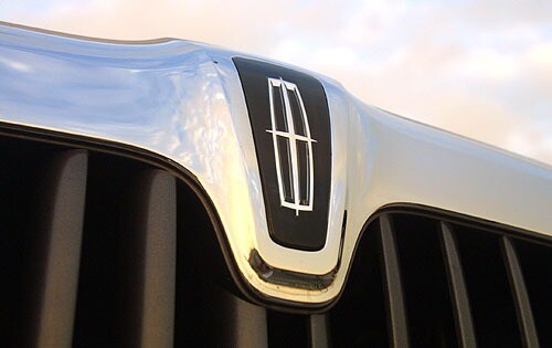 2003 Lincoln Aviator exterior FBDG
