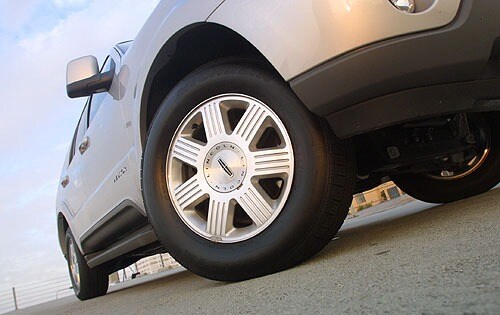 2003 Lincoln Aviator — OEM photo 3