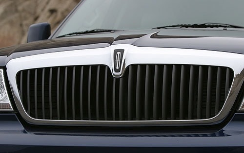 2004 Lincoln Aviator exterior FBDG