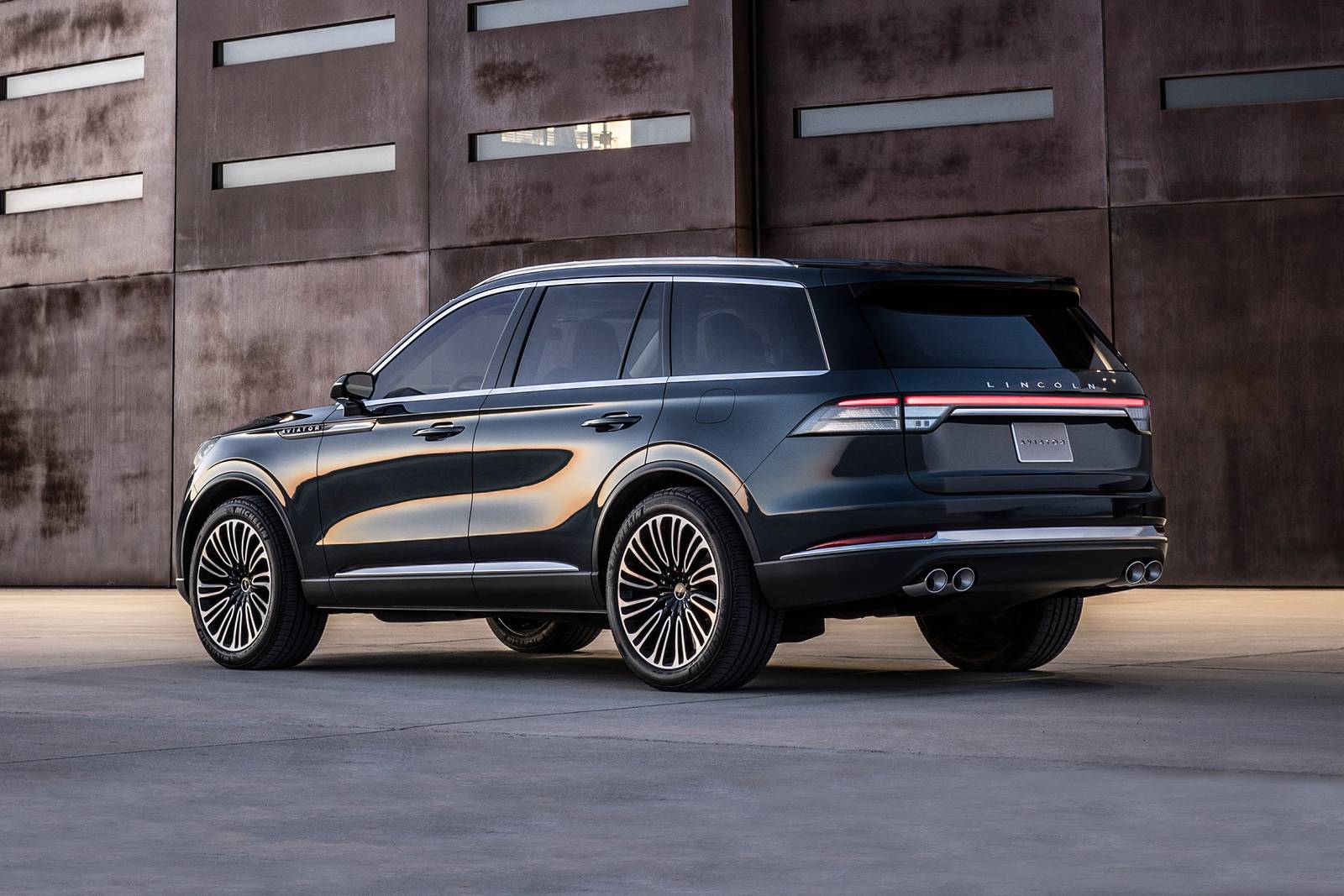 2020 Lincoln Aviator exterior FQ