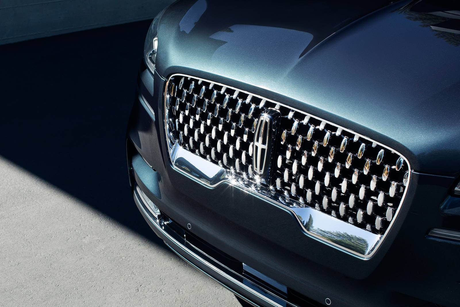 2020 Lincoln Aviator exterior FBDG
