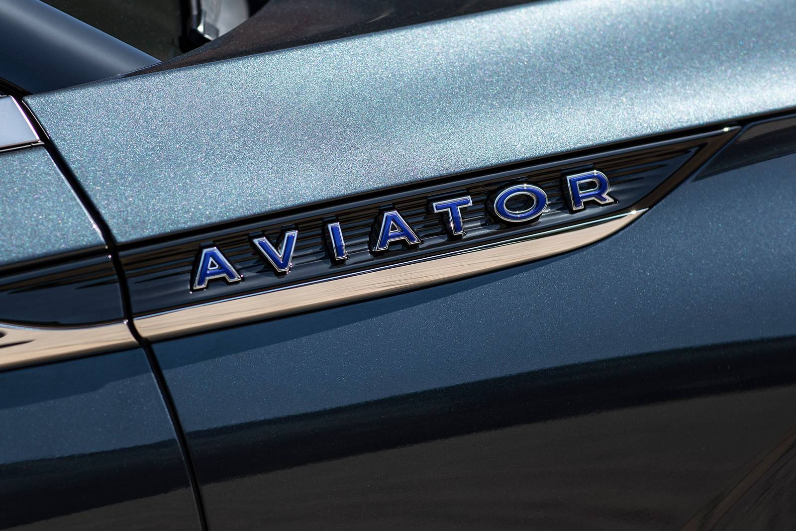 2020 Lincoln Aviator exterior FBDG