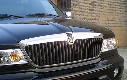 2002 Lincoln Blackwood exterior FBDG