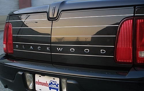 2002 Lincoln Blackwood exterior FBDG