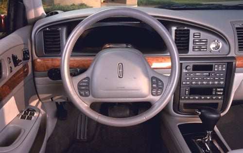 2001 Lincoln Continental 4dr Sedan