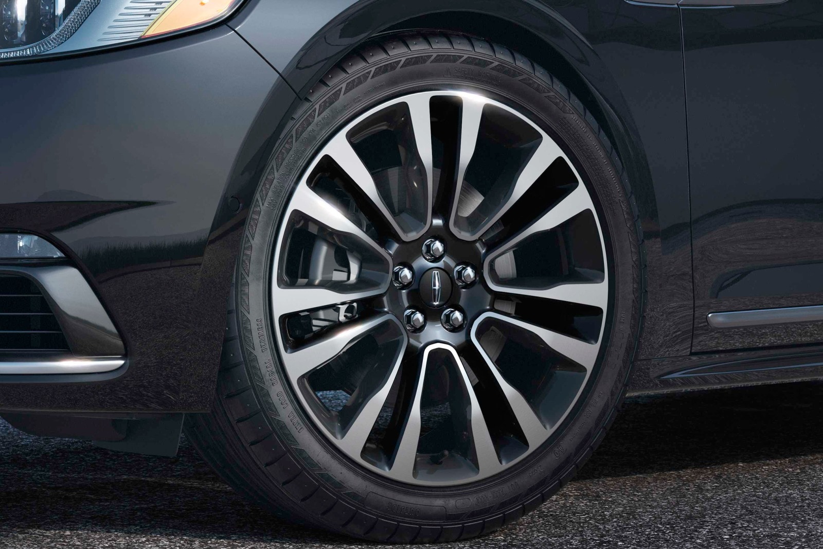 2017 Lincoln Continental exterior W