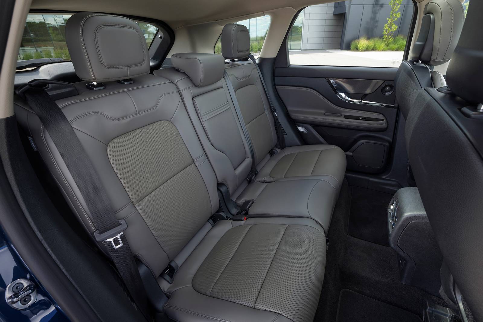 2023 Lincoln Corsair interior RI