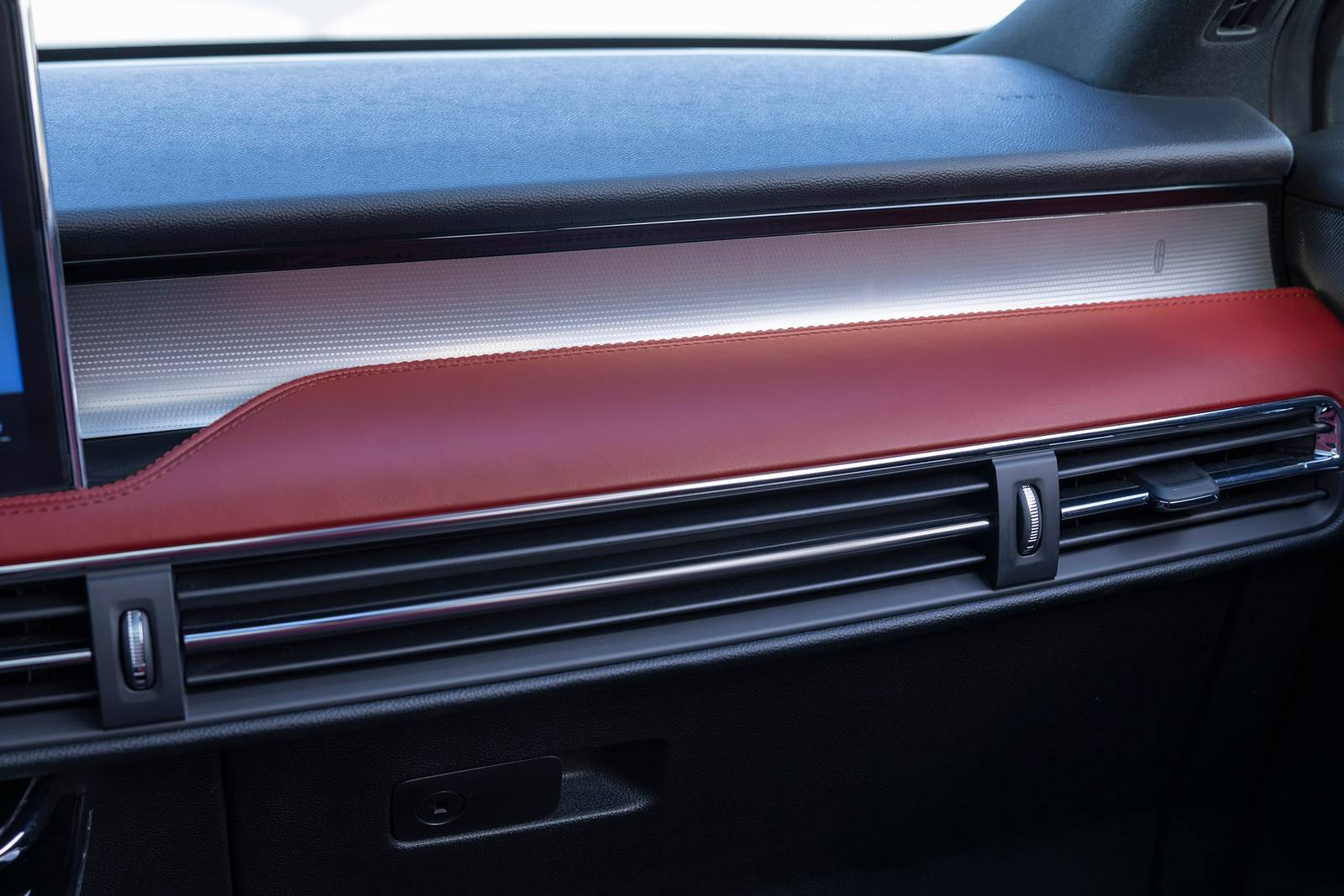2023 Lincoln Corsair front safety DETAIL