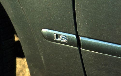2000 Lincoln LS exterior FBDG