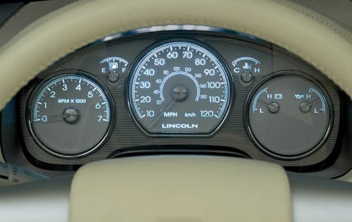 2006 Lincoln Mark LT interior G