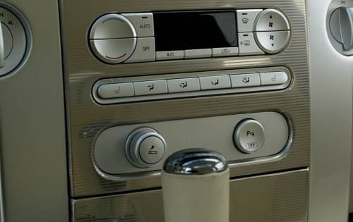 2006 Lincoln Mark LT interior CC