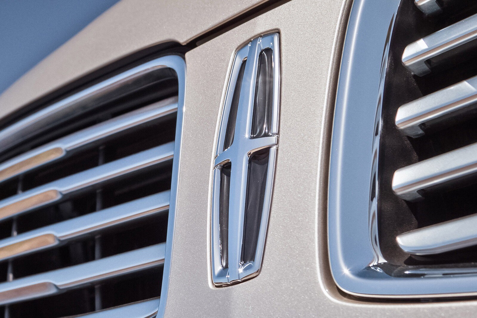 2016 Lincoln Mkc exterior FBDG