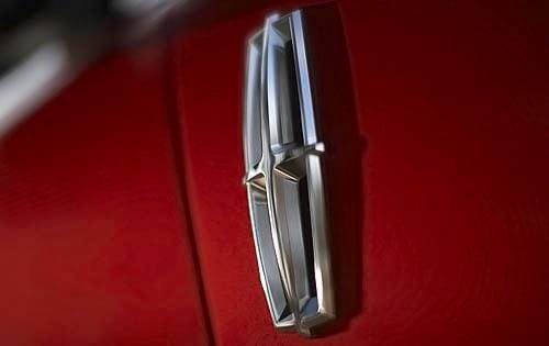 2009 Lincoln MKS exterior FBDG