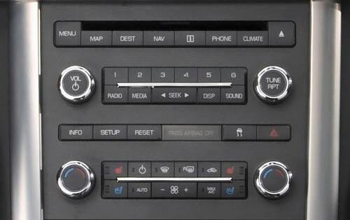 2011 Lincoln MKS interior CC