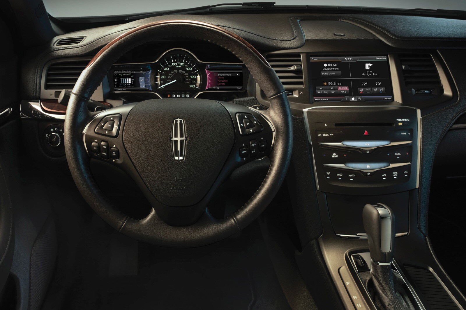 2013 Lincoln MKS interior SWD