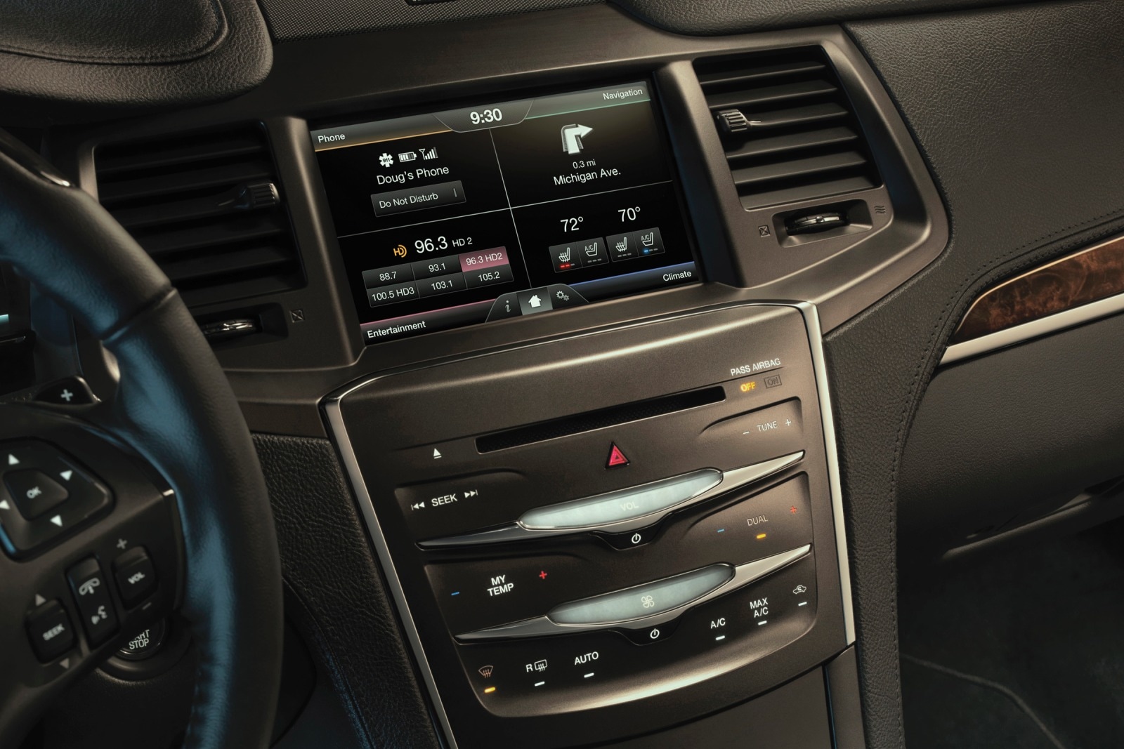 2016 Lincoln MKS interior CC