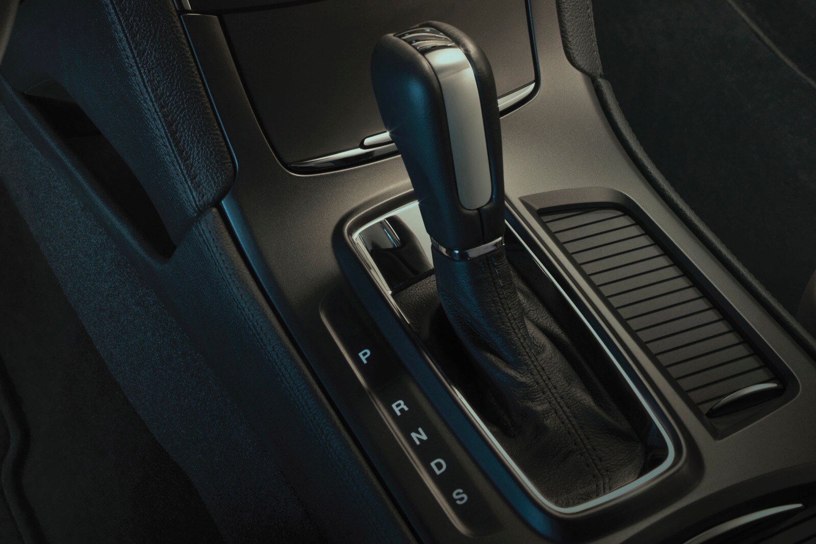 2016 Lincoln MKS interior SHF