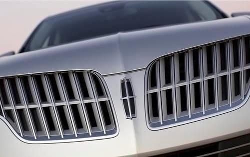 2010 Lincoln MKT exterior FBDG
