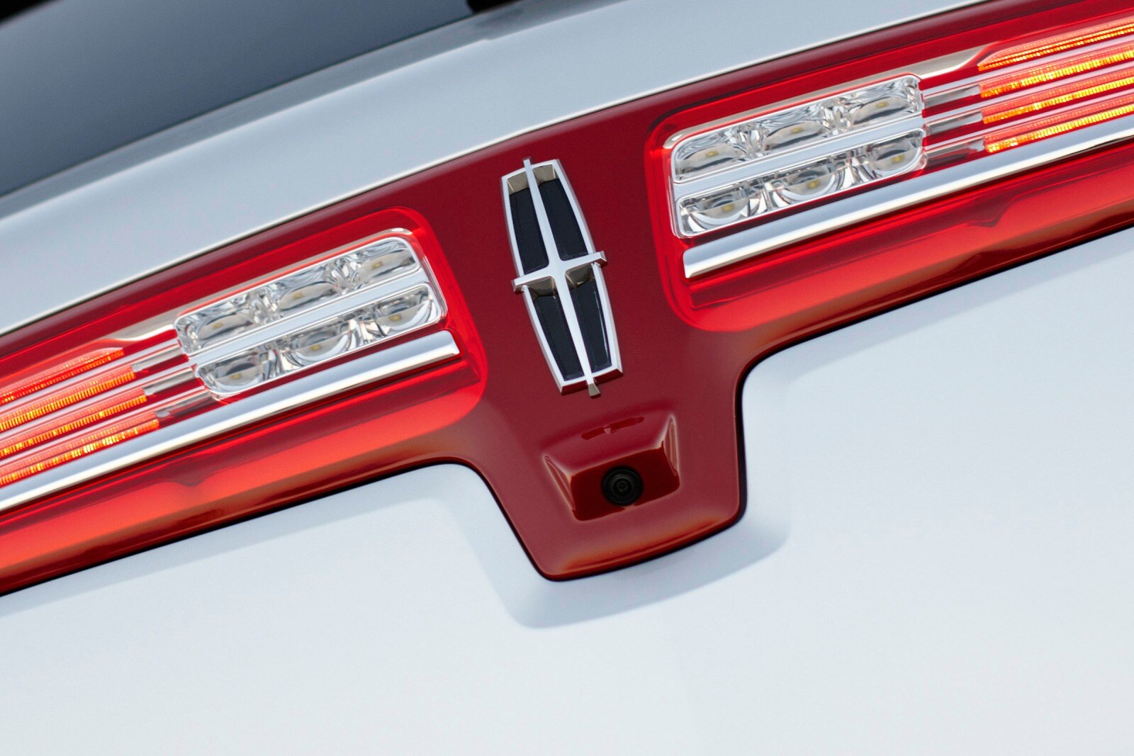 2010 Lincoln MKT — OEM photo 4