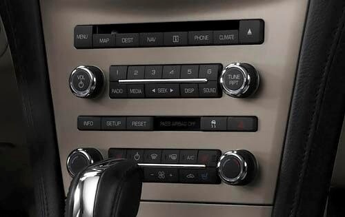 2012 Lincoln MKT interior CC