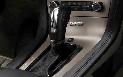 2012 Lincoln MKT interior CC