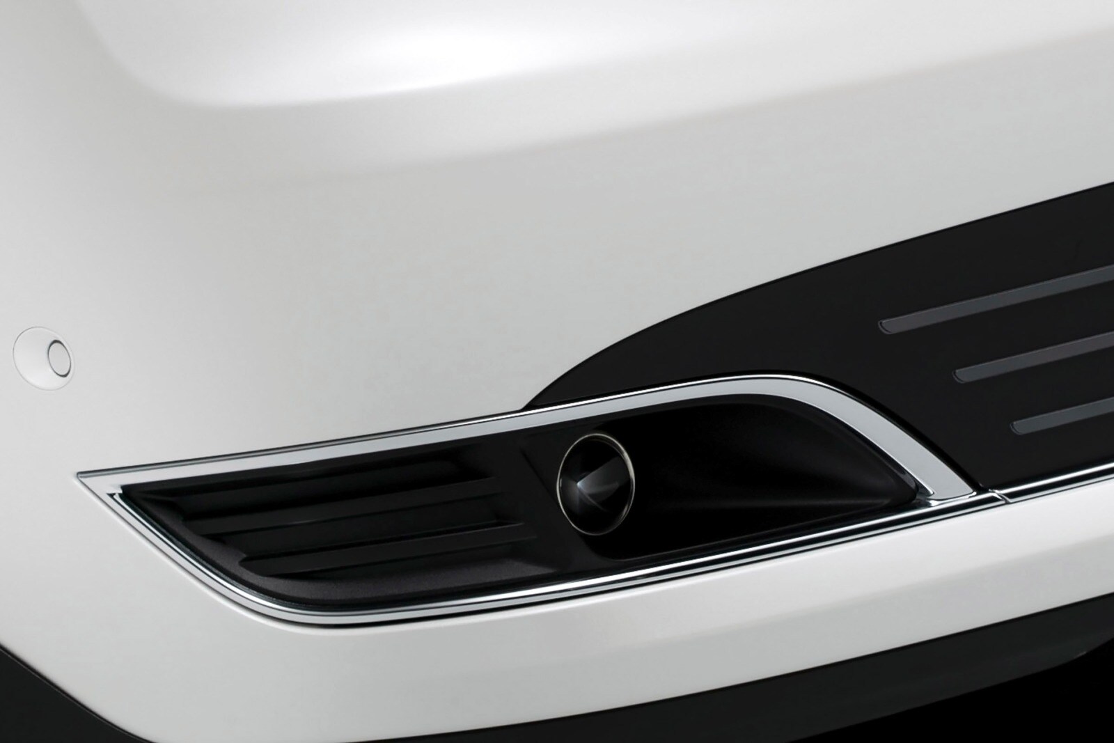 2013 Lincoln MKT exterior FOG