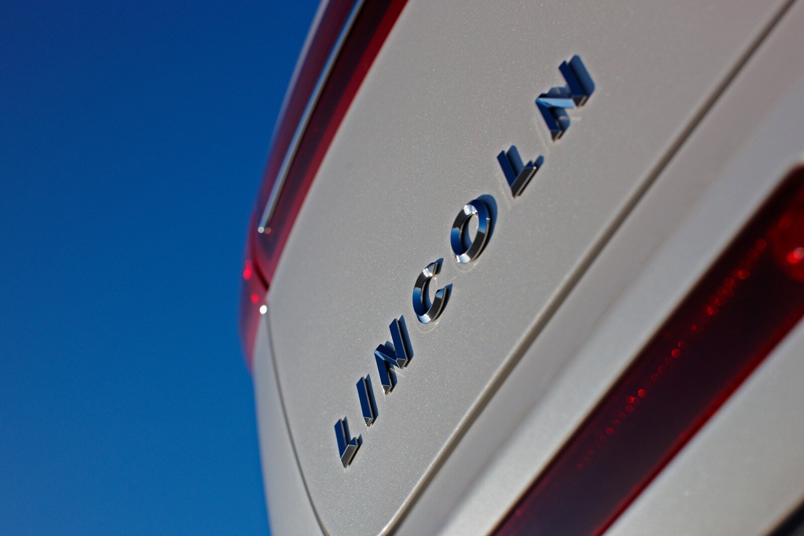 2017 Lincoln MKT exterior RBDG